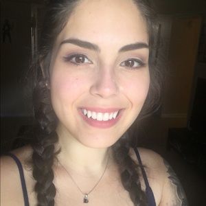 Meet your Posher, Angelia